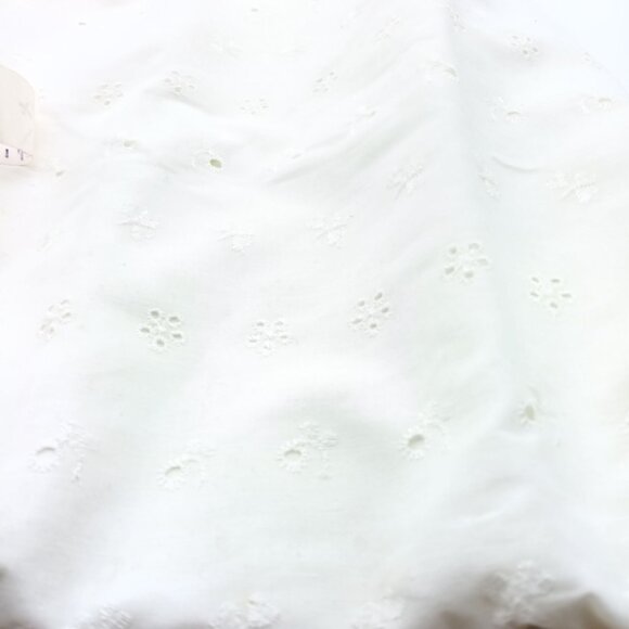 Vintage Eyelet Fabric Cloth Remnant Scraps Embroidered White Cloth - Picture 3 of 3